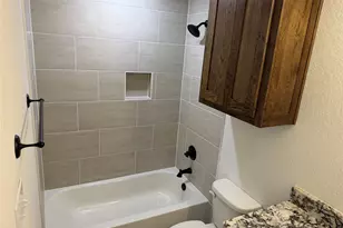 1013 Virgil Ct, Springtown, TX 76082 - Photo 8