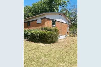1355 Glen Garden Drive, Fort Worth, TX 76104 - Photo 2