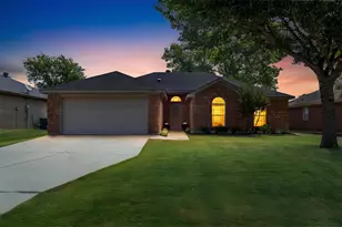 2706 Jennie Wells Dr, Mansfield, TX 76063 - Photo 1