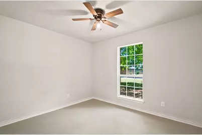 613 N Avenue D, Springtown, TX 76082 - Photo 32