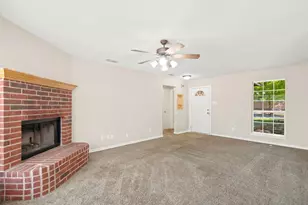 613 N Ave D, Springtown, TX 76082 - Photo 8