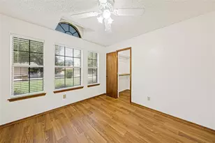 810 Castleview Dr, Arlington, TX 76001 - Photo 22