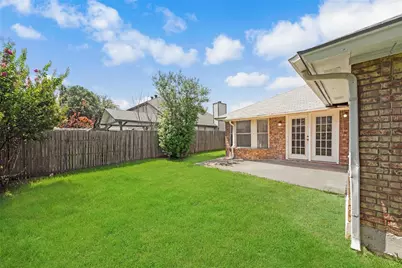 810 Castleview Drive, Arlington, TX 76001 - Photo 26