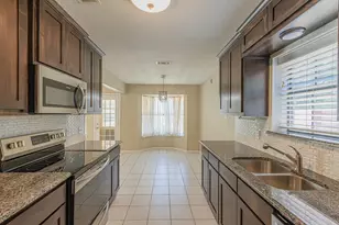 1015 Meadowlark Ln, Granbury, TX 76048 - Photo 12