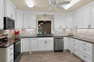 623 S Harbor Ct, Granbury, TX 76048 - Photo 10