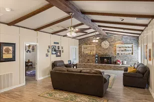 623 S Harbor Ct, Granbury, TX 76048 - Photo 8