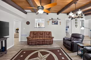 623 S Harbor Ct, Granbury, TX 76048 - Photo 16
