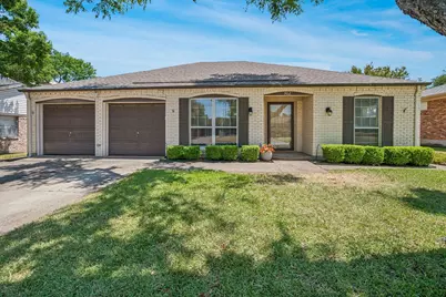 902 N Lindale Lane, Richardson, TX 75080 - Photo 1