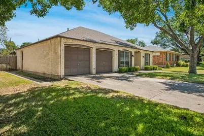 902 N Lindale Lane, Richardson, TX 75080 - Photo 2