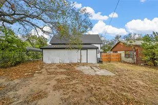 708 W Day St, Denison, TX 75020 - Photo 18