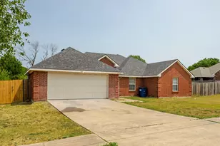 1015 Balkan Dr, Lancaster, TX 75134 - Photo 2
