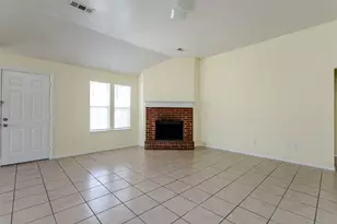 1015 Balkan Dr, Lancaster, TX 75134 - Photo 4