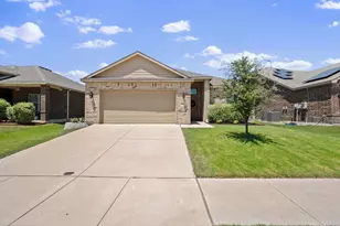 312 Marble Creek Dr, Fort Worth, TX 76131 - Photo 2