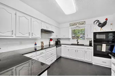 2409 Glen Morris Road, Carrollton, TX 75007 - Photo 12