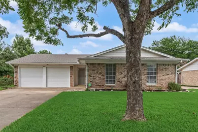 2132 Meandering Drive, Irving, TX 75060 - Photo 2