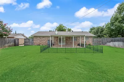 2132 Meandering Drive, Irving, TX 75060 - Photo 18