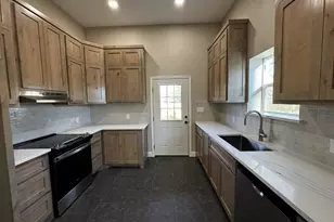 939 W Frey St, Stephenville, TX 76401 - Photo 6