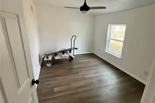 400 S 4th St, Bonham, TX 75418 - Photo 14