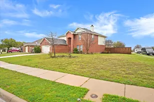 2743 Hacienda Lake Dr, Little Elm, TX 75068 - Photo 2