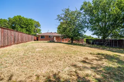 203 W College Street, Whitewright, TX 75491 - Photo 24