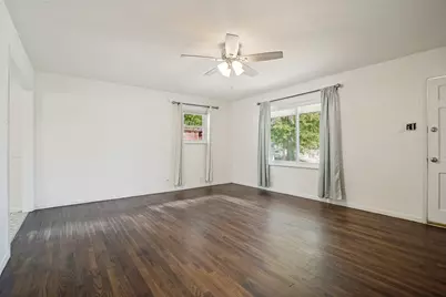 203 W College Street, Whitewright, TX 75491 - Photo 4