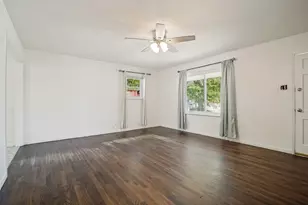 203 W College St, Whitewright, TX 75491 - Photo 4