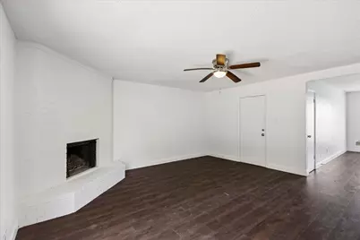 401 S Walnut Creek Drive, Mansfield, TX 76063 - Photo 4