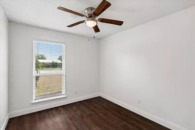 401 S Walnut Creek Drive, Mansfield, TX 76063 - Photo 18