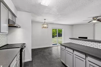 401 S Walnut Creek Drive, Mansfield, TX 76063 - Photo 10