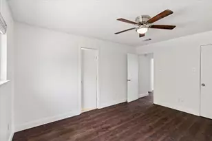 401 S Walnut Creek Dr, Mansfield, TX 76063 - Photo 14