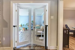 3230 Camelot Dr, Dallas, TX 75229 - Photo 10