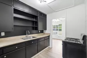 610 Crescent St, Denton, TX 76201 - Photo 8