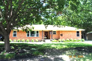 124 Martin Dr, Lancaster, TX 75146 - Photo 1