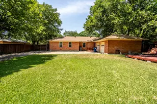 124 Martin Dr, Lancaster, TX 75146 - Photo 4