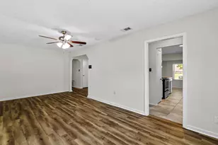 5001 Darrow Ln, Arlington, TX 76017 - Photo 8