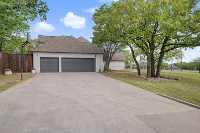 1029 Oakridge Court, Burleson, TX 76028 - Photo 34