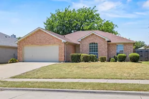 3357 Galaway Bay Dr, Grand Prairie, TX 75052 - Photo 2