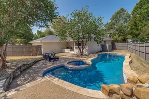 9008 Flicker Ln, Dallas, TX 75238 - Photo 20