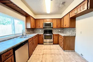 3904 Woodbury Ct, Arlington, TX 76017 - Photo 8
