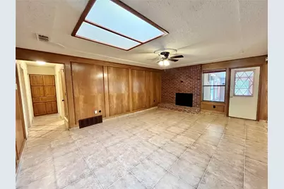 3904 Woodbury Court, Arlington, TX 76017 - Photo 4