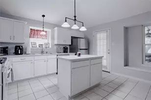 2918 Periwinkle Ct, Garland, TX 75040 - Photo 6
