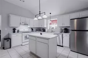 2918 Periwinkle Ct, Garland, TX 75040 - Photo 8