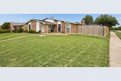 5168 Pruitt Drive, The Colony, TX 75056 - Photo 2