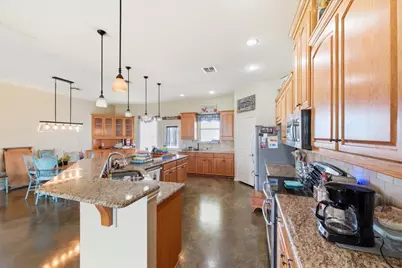 411 N 6th Street, Coolidge, TX 76635 - Photo 8
