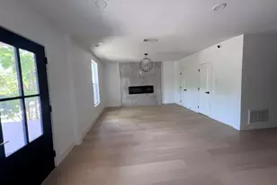 710 S Glasgow Dr, Dallas, TX 75223 - Photo 8