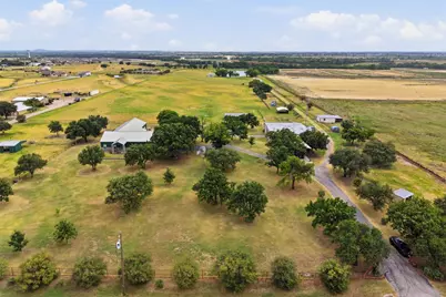 8165 Jackson Road, Krum, TX 76249 - Photo 2