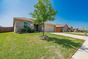908 Old Bluff Rd, Royse City, TX 75189 - Photo 2
