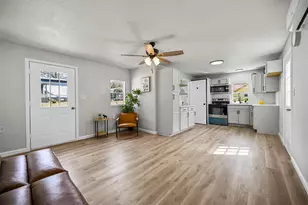 88 Live Oak St, Alvarado, TX 76009 - Photo 4