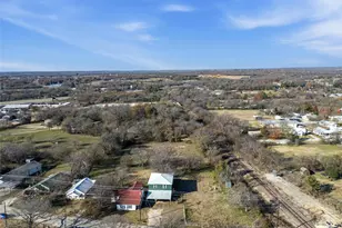 604 S Spears St, Alvarado, TX 76009 - Photo 4