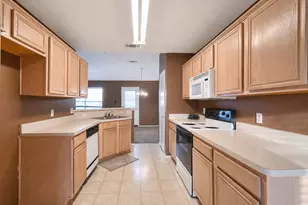 1908 Chapman Dr, Lancaster, TX 75134 - Photo 10